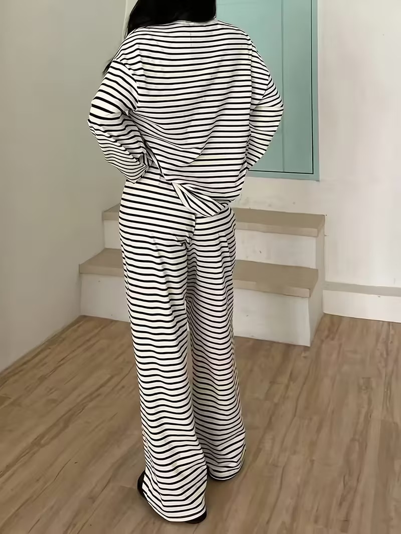 ชุดเซ็ต 2 ชิ้น เสื้อยืดคอกลมลา - Shirts บทวิจารณ์และราคา